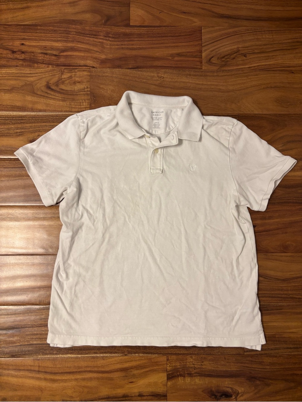 American Eagle Outfitters Men's White Polo Shirt with Subtle Logo